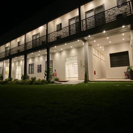 Eagle Vault Hotel Kwabenya Luaran gambar