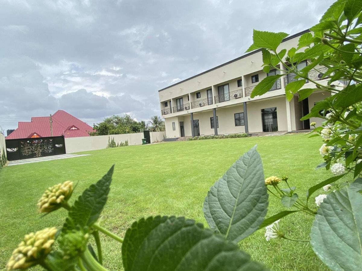 Eagle Vault Hotel Kwabenya Luaran gambar