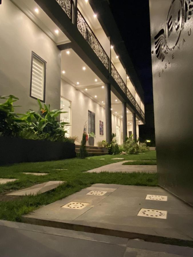 Eagle Vault Hotel Kwabenya Luaran gambar